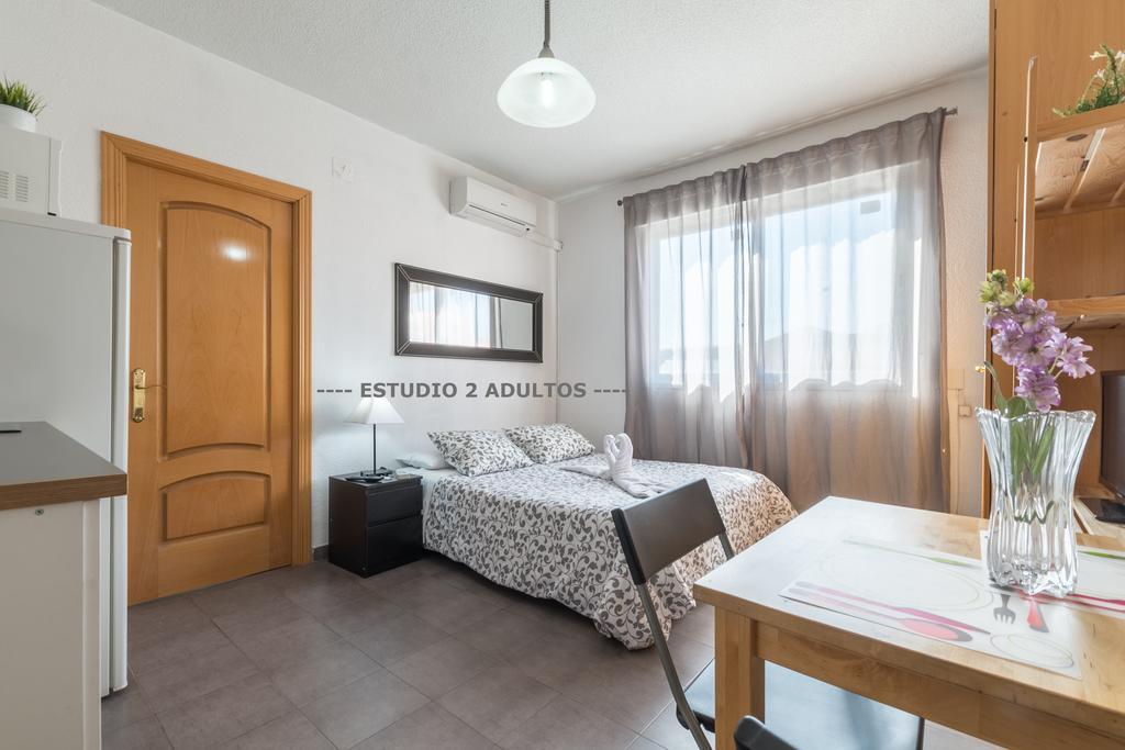 Apartamentos Arapiles Мадрид Екстер'єр фото