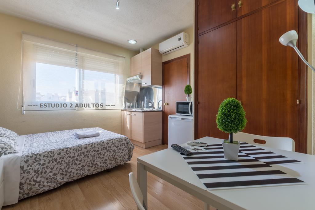 Apartamentos Arapiles Мадрид Екстер'єр фото