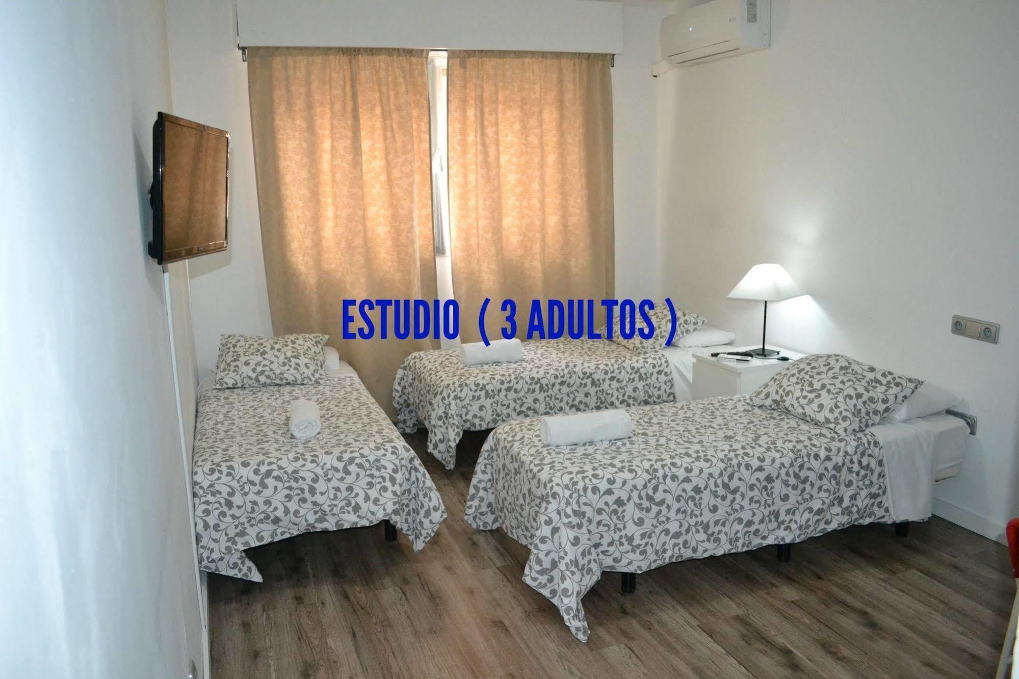 Apartamentos Arapiles Мадрид Екстер'єр фото